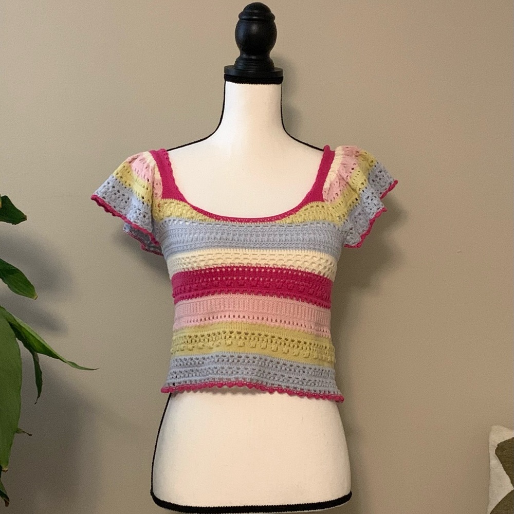 D O N A T E D 
Sincerely Jules Multicolor Striped Crochet Crop Top sz sm euc B64